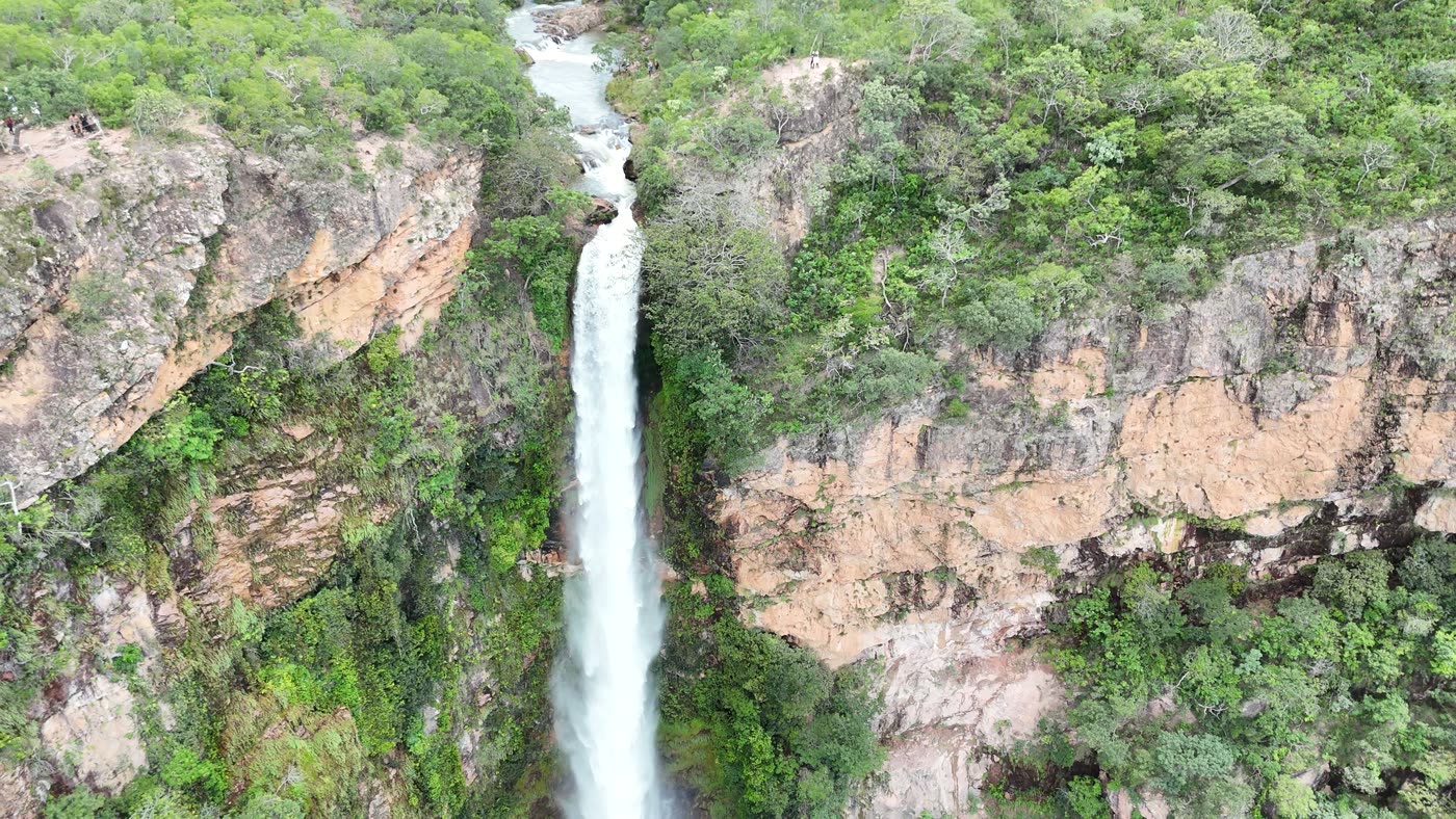 Corredeiras e poços da Garganta do Itiquira, na Parte Alta